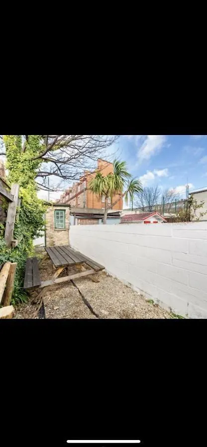 Charming Central House Apartment Dublin 0*,
